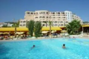 Отель Monica Isabel Club Албуфейра