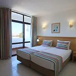 Отель Monica Isabel Club Албуфейра