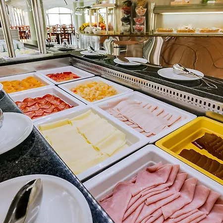 Готель Monica Isabel Club 3*