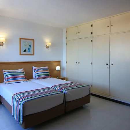 Готель Monica Isabel Club Албуфейра