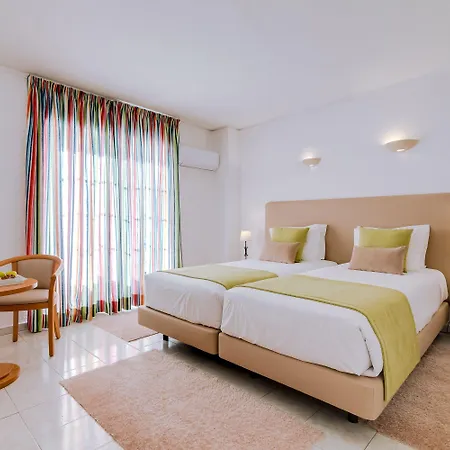 Готель Monica Isabel Club 3*