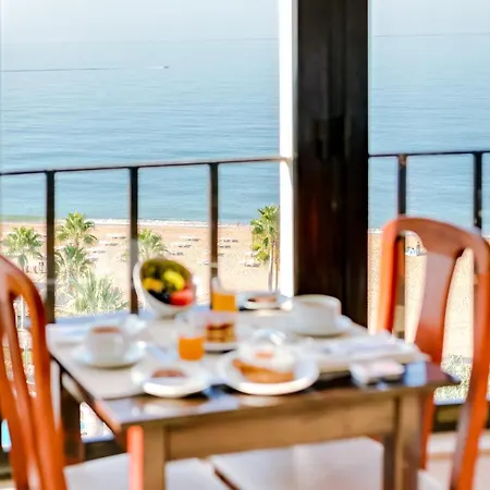 מלון Monica Isabel Club 3*