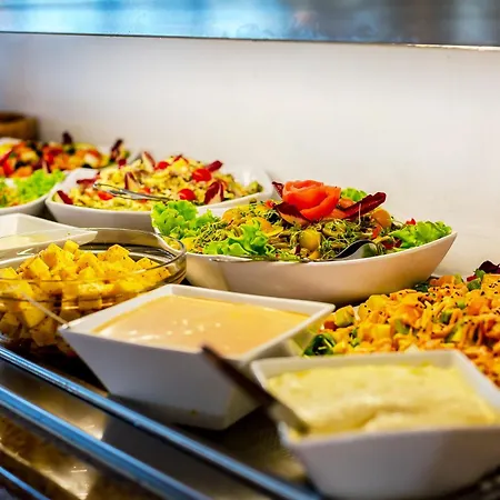 Готель Monica Isabel Club Албуфейра