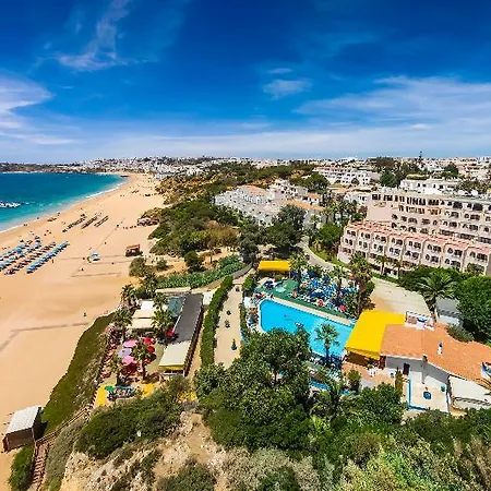 Monica Isabel Club אלבופיירה