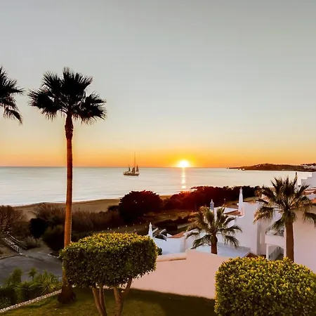 Monica Isabel Club Hotel 3*