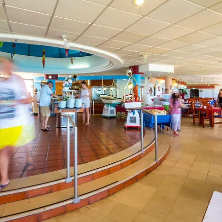 Monica Isabel Club Hotel