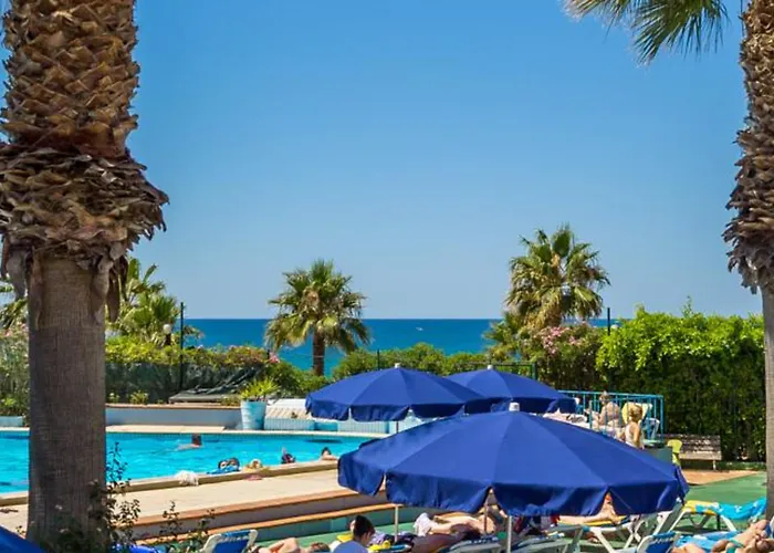 Отель Monica Isabel Club 3*