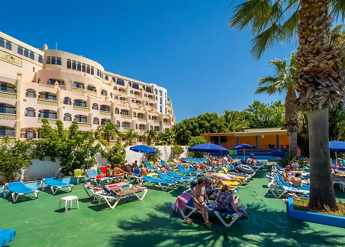 Monica Isabel Club Отель